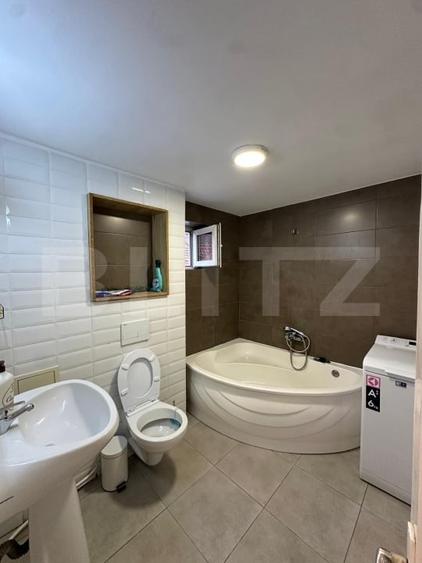 Apartament cu 2 camere semidecomandat, mobilat în Central