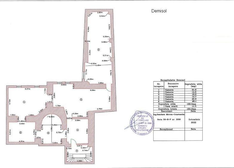 Casă cu 8 camere cu Teren 455 Mp în Central