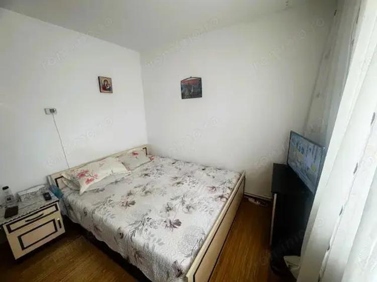 Apartament cu 4 camere decomandat în Drăgănești-Olt