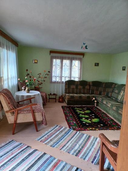 Casă cu 2 camere cu Teren 5600 Mp în Tașca