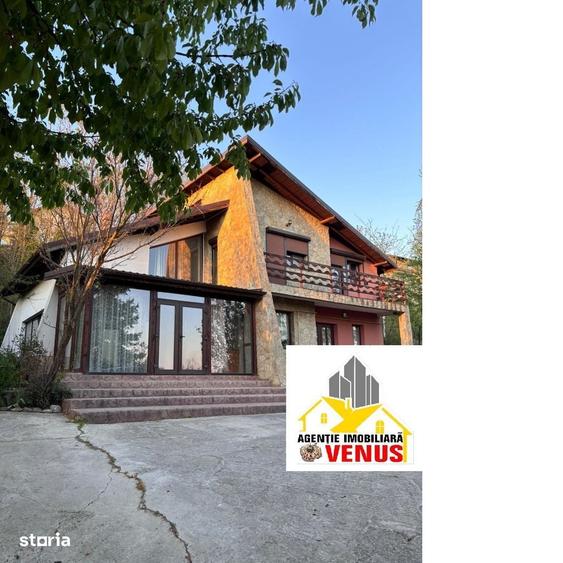 Casă cu 4 camere în Central