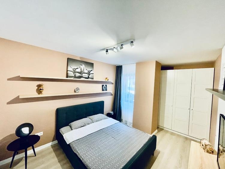 Apartament cu 2 camere decomandat, mobilat în Torontalului
