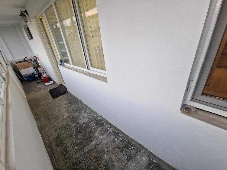 Apartament cu 3 camere semidecomandat în Drumul Taberei