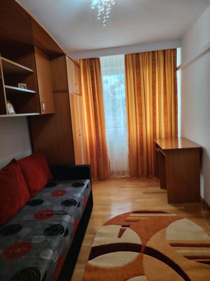 Apartament cu 3 camere decomandat în Bălcescu