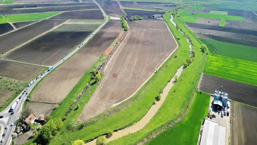 Teren Construcții intravilan de 126800 mp, în Stupini