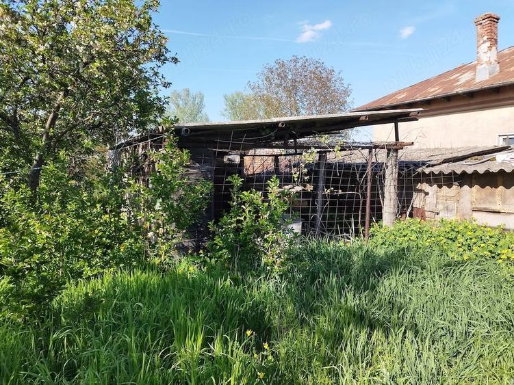 Casă cu 3 camere cu Teren 3500 Mp în Slobozia