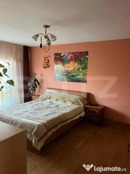 Apartament cu 4 camere decomandat, mobilat în Central