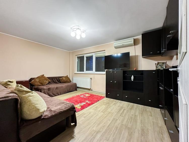Apartament cu 3 camere decomandat în Drumul Taberei