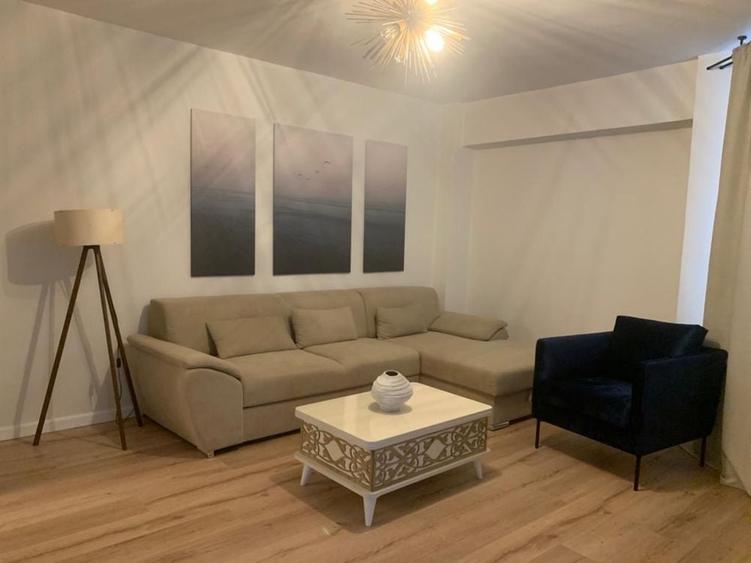 Apartament cu 2 camere decomandat în Faleza Nord
