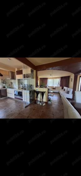 Casă cu 6 camere cu Teren 825 Mp în Bucium