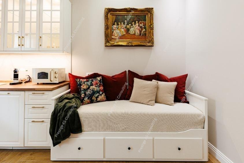 Apartament cu 2 camere semidecomandat, mobilat în Sinaia