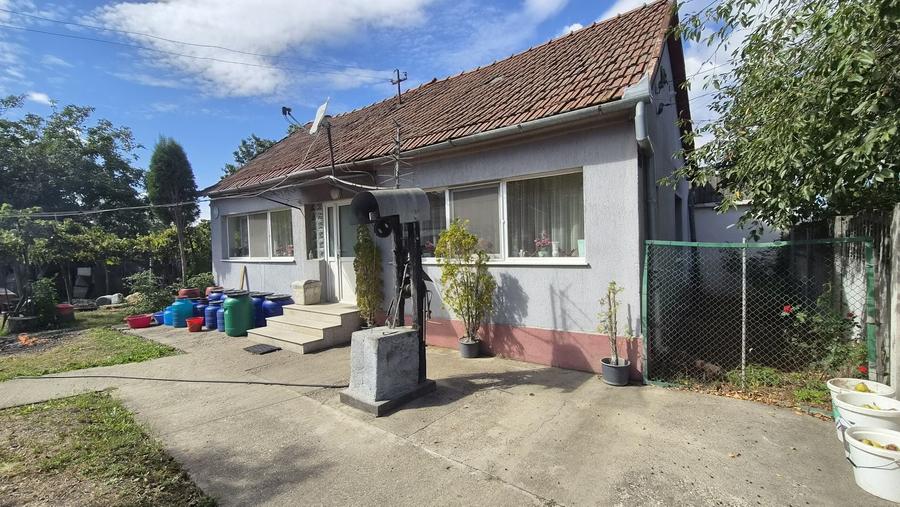 Casă cu 2 camere în Brănișca