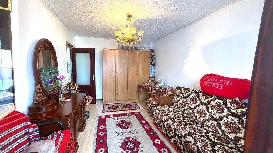 Apartament cu 3 camere decomandat, mobilat în Ștefan cel Mare