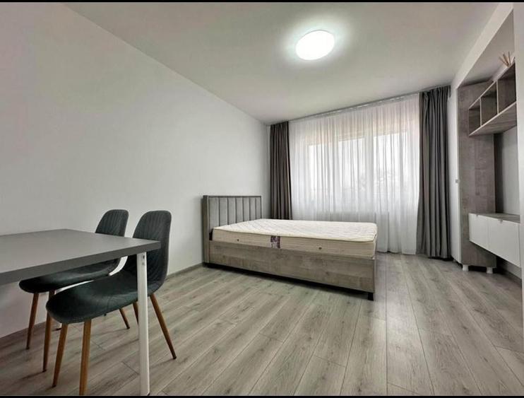 Garsonieră decomandată, mobilată în Progresul