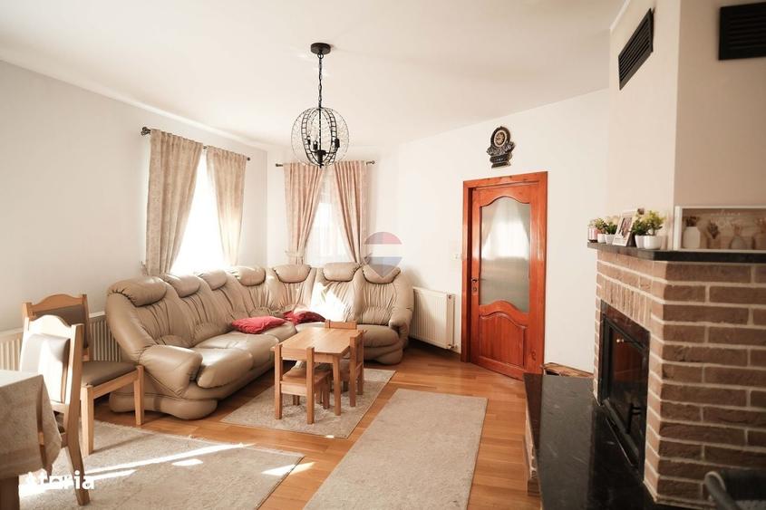 Casă cu 4 camere cu Teren 1500 Mp în Central