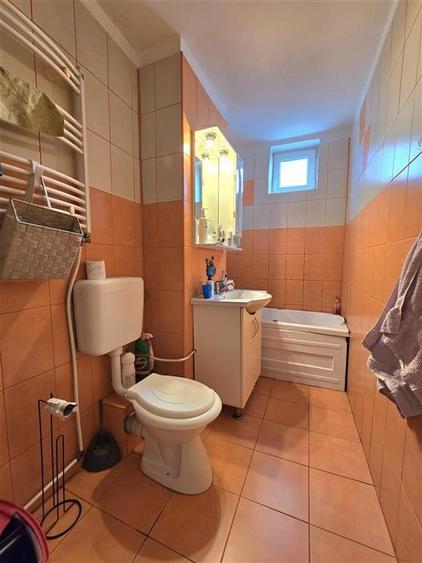 Apartament cu 3 camere decomandat în Rogerius