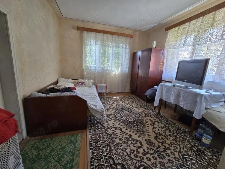 Casă cu 3 camere în Peceiu