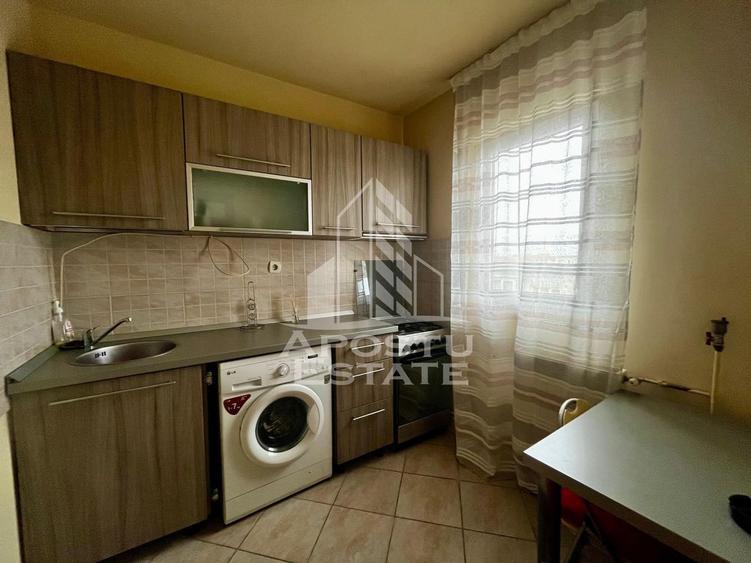 Apartament cu 2 camere semidecomandat, mobilat în Bucovina