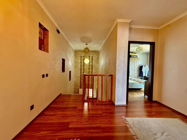Duplex cu 4 camere cu Piscina în Ferme