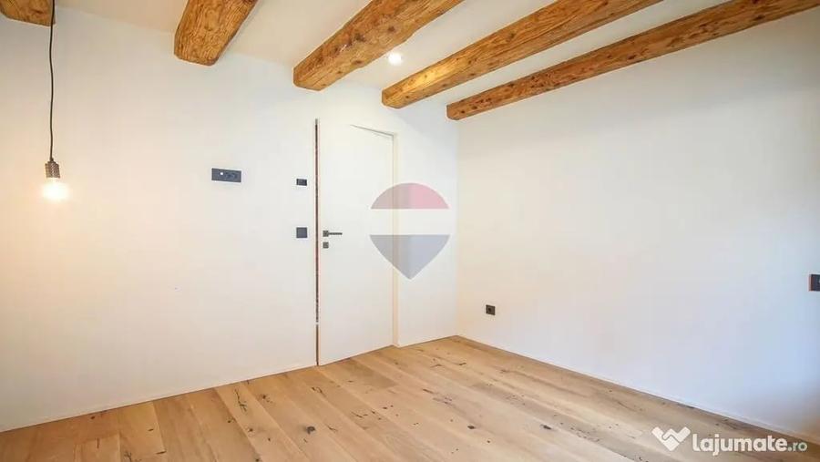 Apartament cu 3 camere decomandat în Centrul Istoric