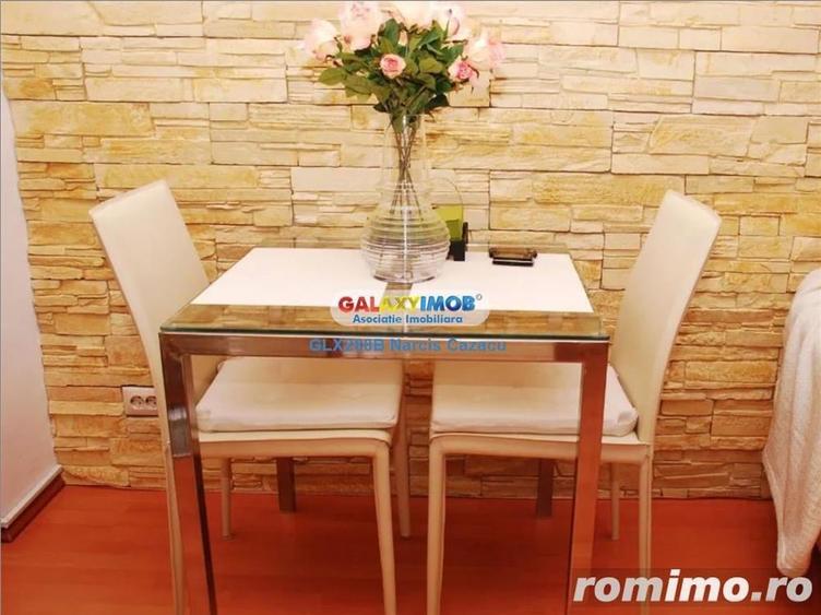 Apartament cu 3 camere decomandat în Baicului
