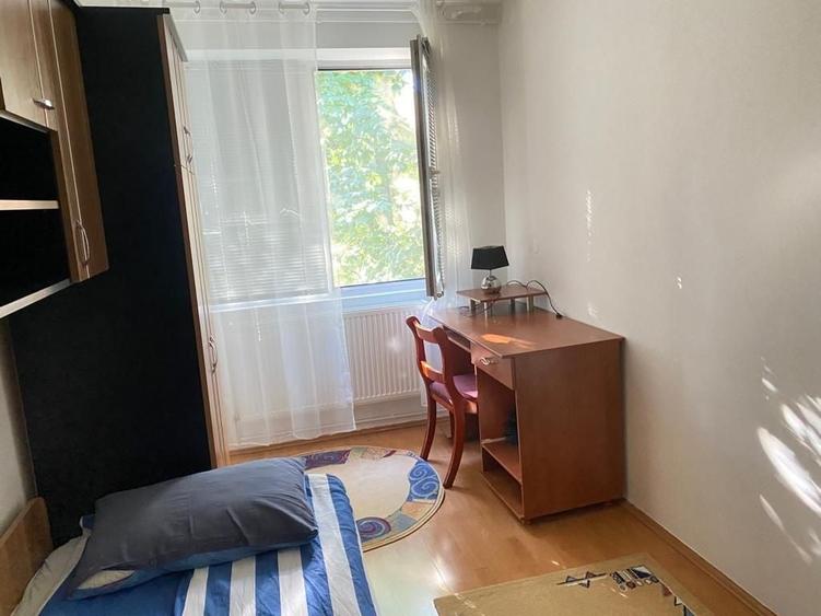 Apartament cu 3 camere semidecomandat în Medicină