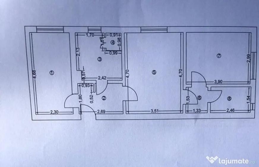 Apartament cu 3 camere semidecomandat în Central