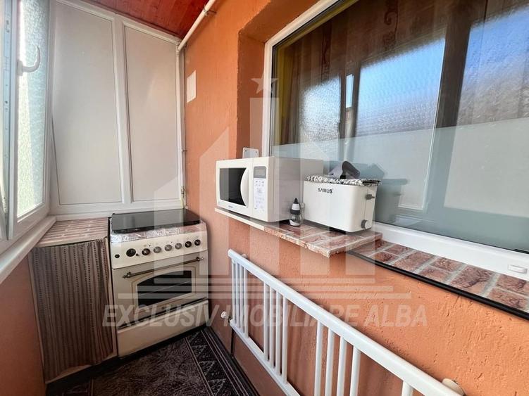 Apartament cu 3 camere semidecomandat în Cetate