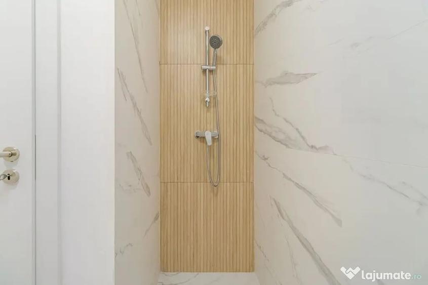 Casă cu 5 camere cu Teren 126 Mp în Giurgiului