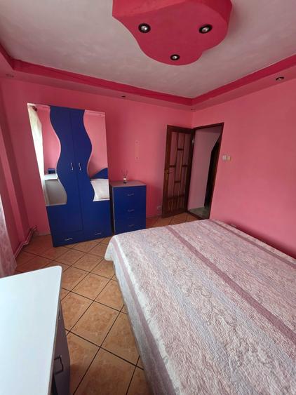 Apartament cu 2 camere decomandat în Petros