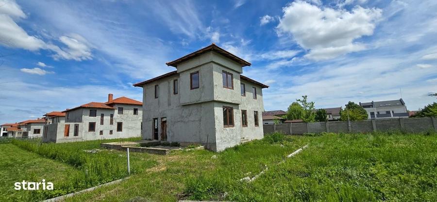 Casă cu 4 camere în Balotești