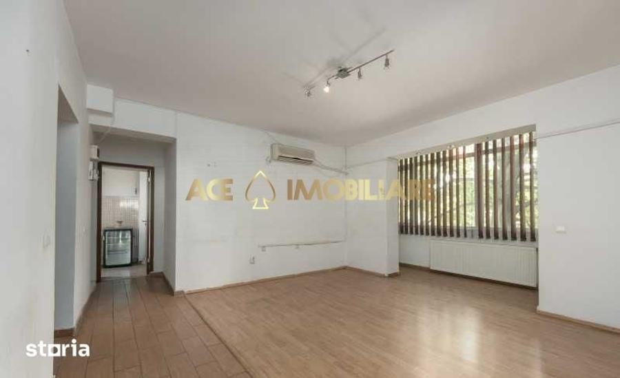 Apartament cu 3 camere în Centrul Civic