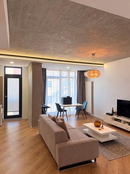 Apartament cu 2 camere semidecomandat în Floreasca