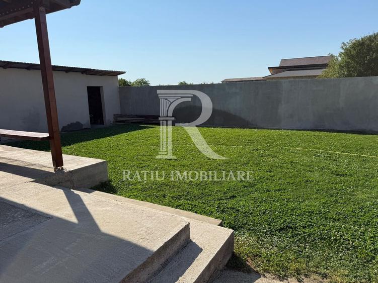 Casă individuală cu 3 camere cu Canalizare în Cihei