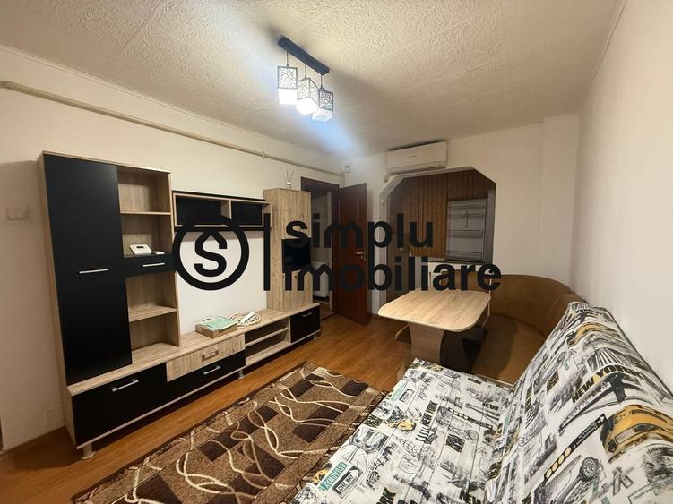 Apartament cu 3 camere semidecomandat, mobilat în Craiovița Nouă
