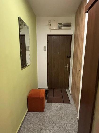 Apartament cu 3 camere decomandat, mobilat în Tineretului