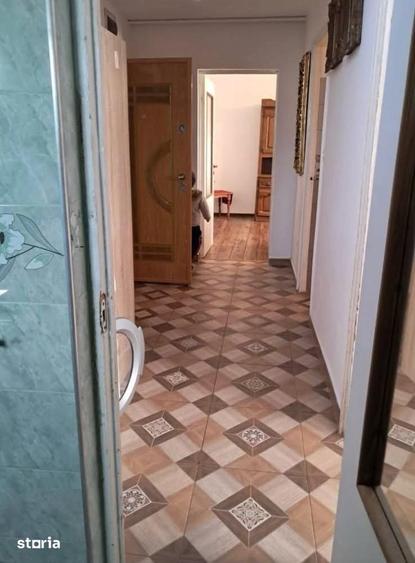 Apartament cu 3 camere decomandat, mobilat în Central