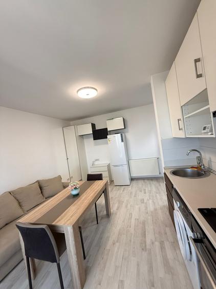 Apartament cu 2 camere semidecomandat în Militari