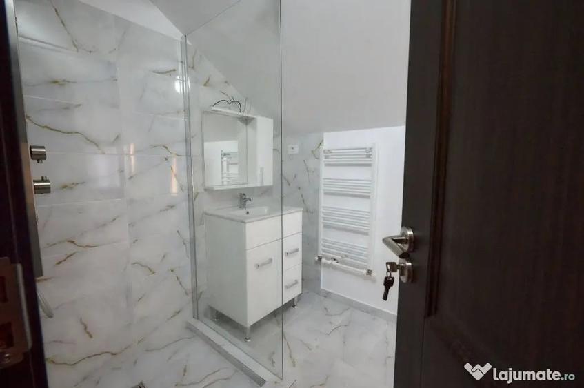 Casă cu 5 camere cu Teren 250 Mp în Central