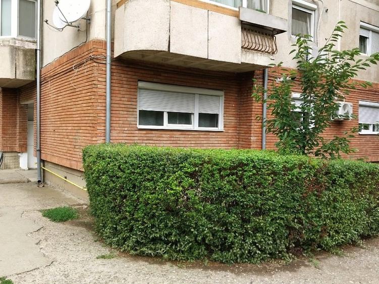 Apartament cu 2 camere decomandat, mobilat în Bucovina