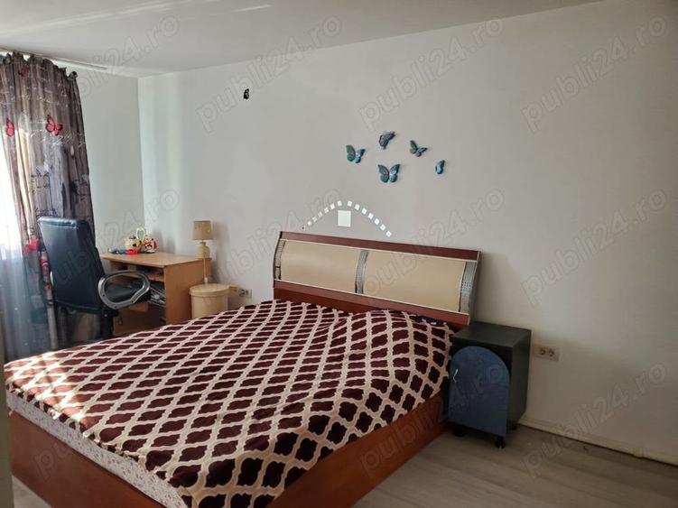 Casă cu 5 camere cu Teren 300 Mp în Valu lui Traian