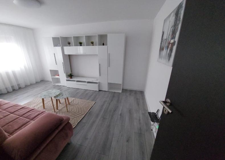 Proprietar inchiriere 2 camere decomndate , B-dul Decebal -langa benzinaria MOL - 1