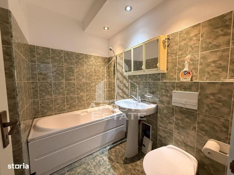 Apartament cu 3 camere semidecomandat în Tipografilor