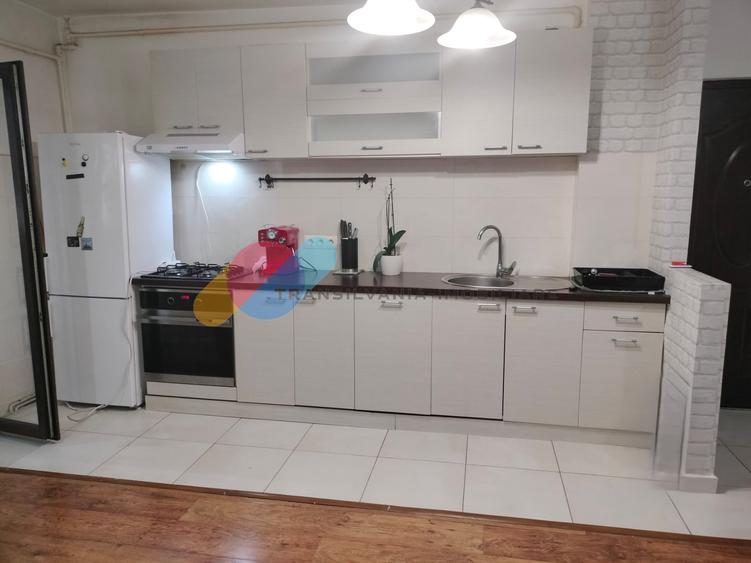 Apartament cu 3 camere semidecomandat în Mănăștur