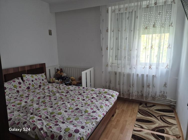Apartament cu 2 camere semidecomandat în Independenței