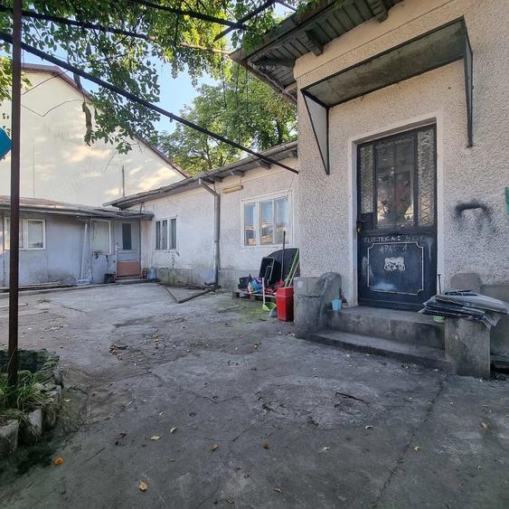 Casă cu Teren 176 Mp în Eroilor