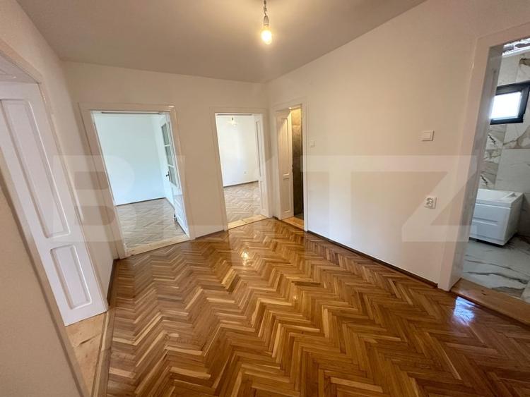 Casă individuală cu 5 camere cu Canalizare în Hunedoara