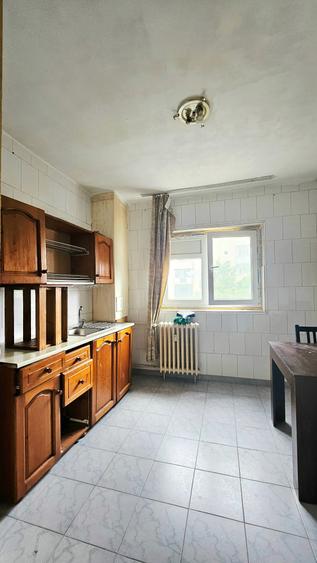Apartament cu 2 camere semidecomandat în Berceni