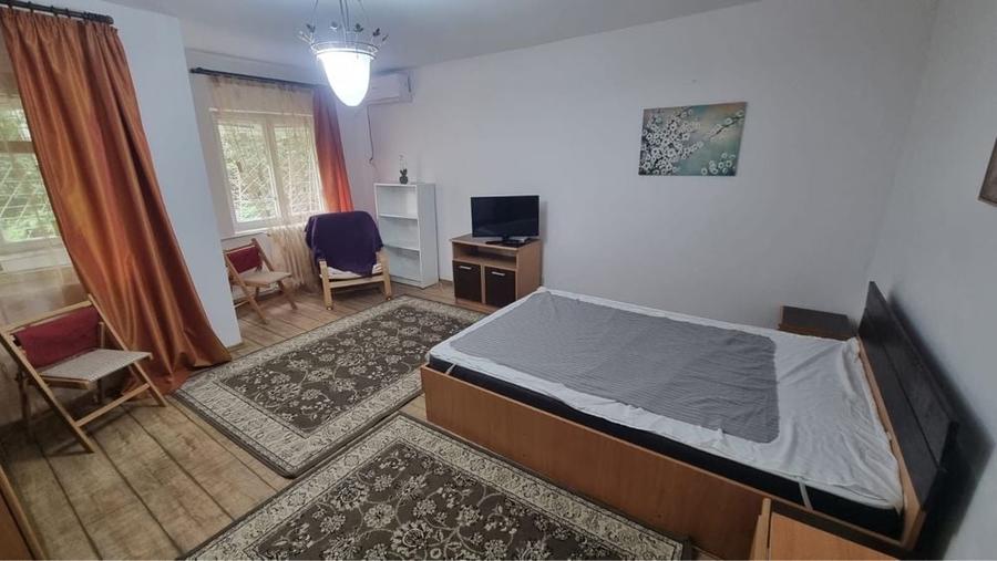 Garsonieră decomandată în Berceni