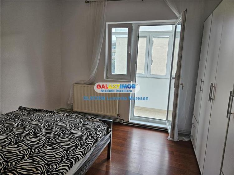 Apartament cu 3 camere decomandat, mobilat în Micro 12